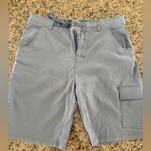 Gerry Mens outdoor short. sz 36 stretch in greyish blue cargo